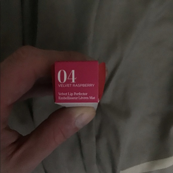 Clarins - Picture 2 of 3